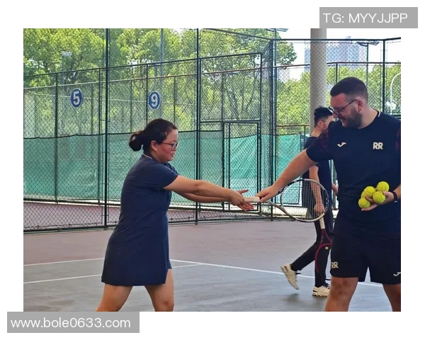 从零起步打造高效网球团队协作的全面指南与实战技巧 从零起步打造高效网球团队协作的全面指南与实战技巧