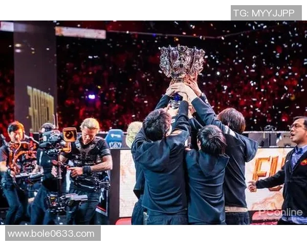 DOTA2实力排行榜更新FPX强势攀升至第三名引发热议