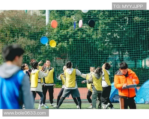 飞盘热潮来袭:深入了解重庆飞盘队的训练与竞技状态 飞盘热潮来袭:深入了解重庆飞盘队的训练与竞技状态